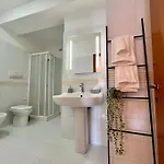 Spacious With Terrace Apartman